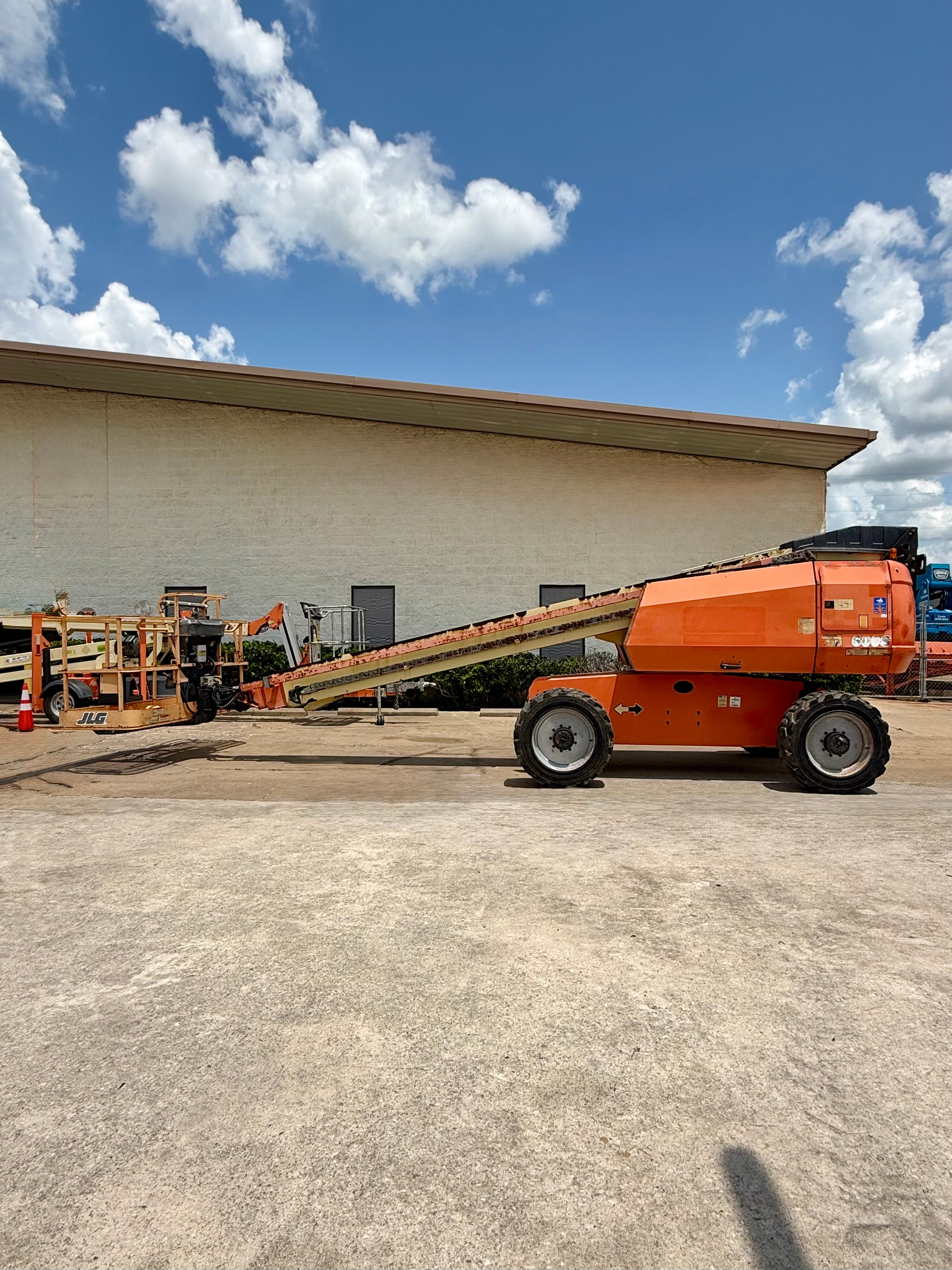 Boom lift unit 2