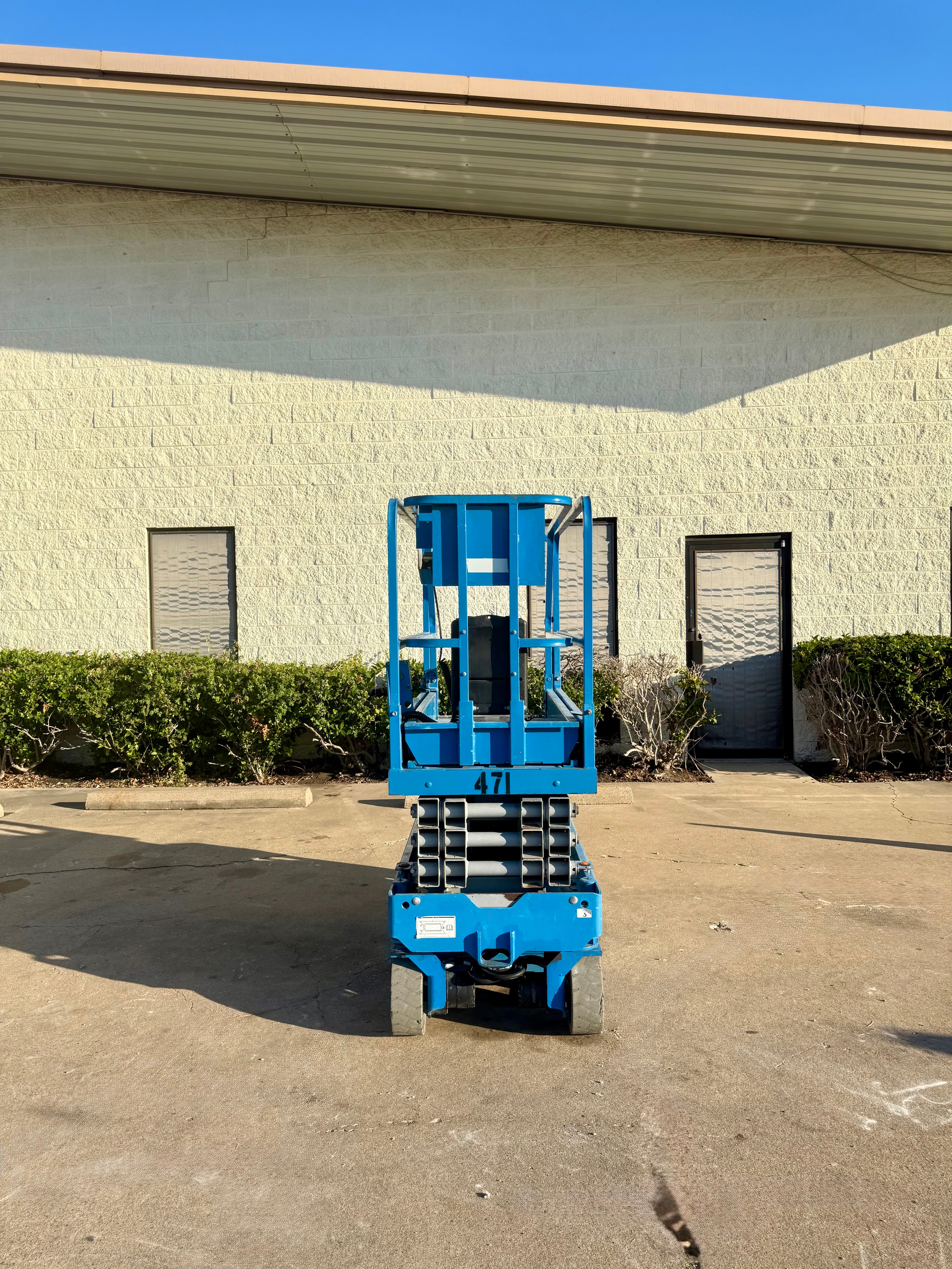 Scissor lift unit 5