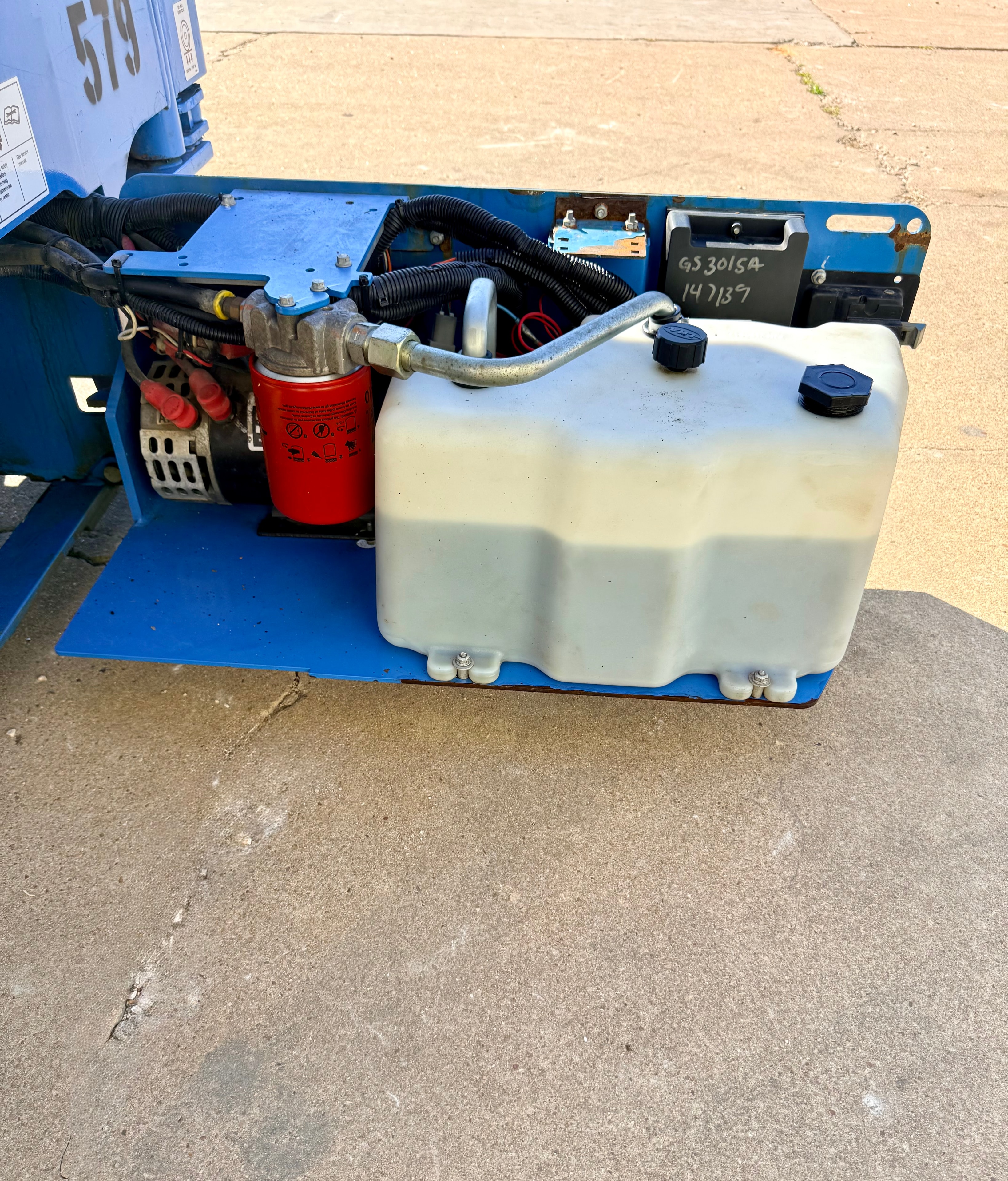 Scissor lift unit 5
