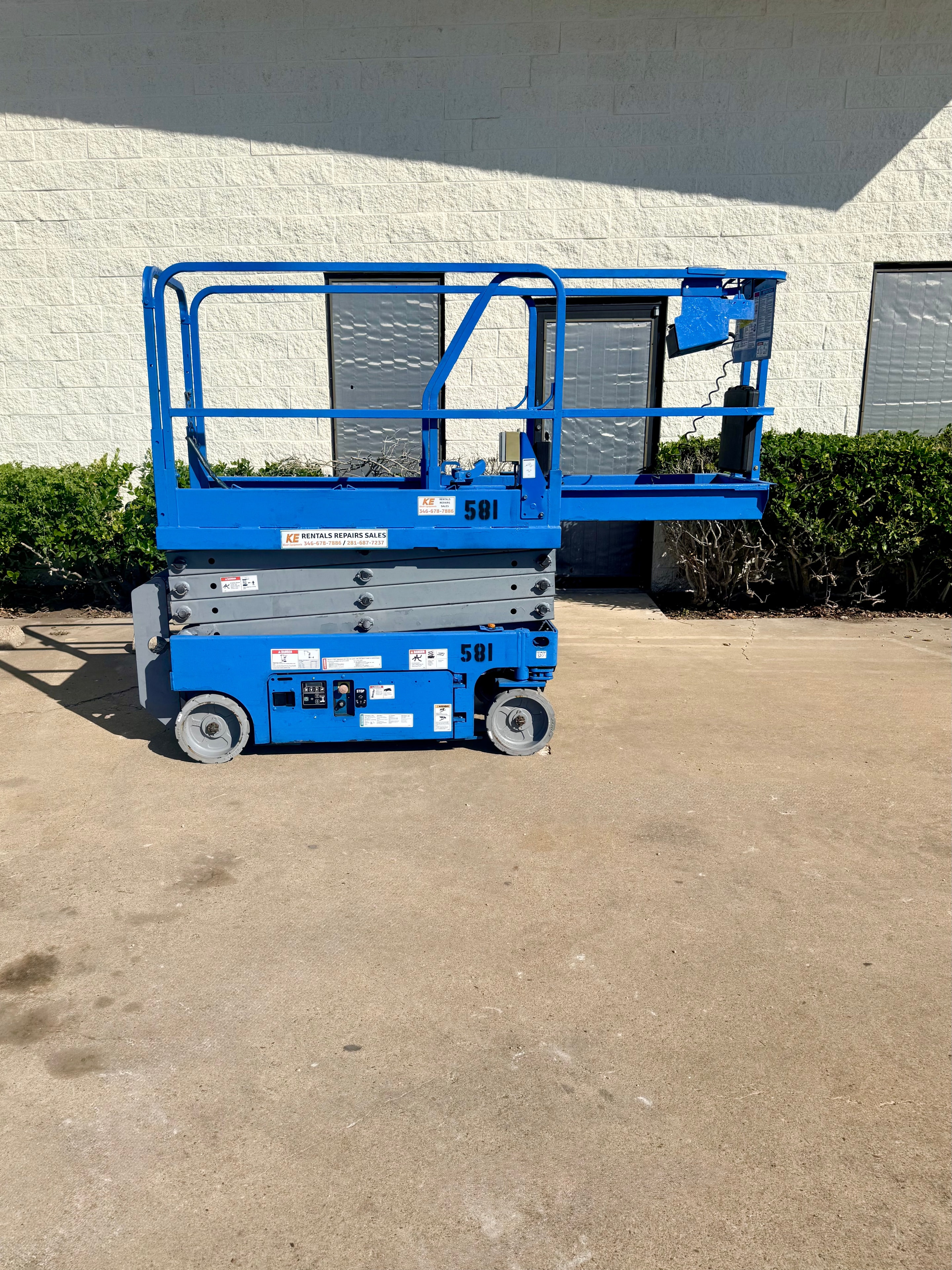 Scissor lift unit 6