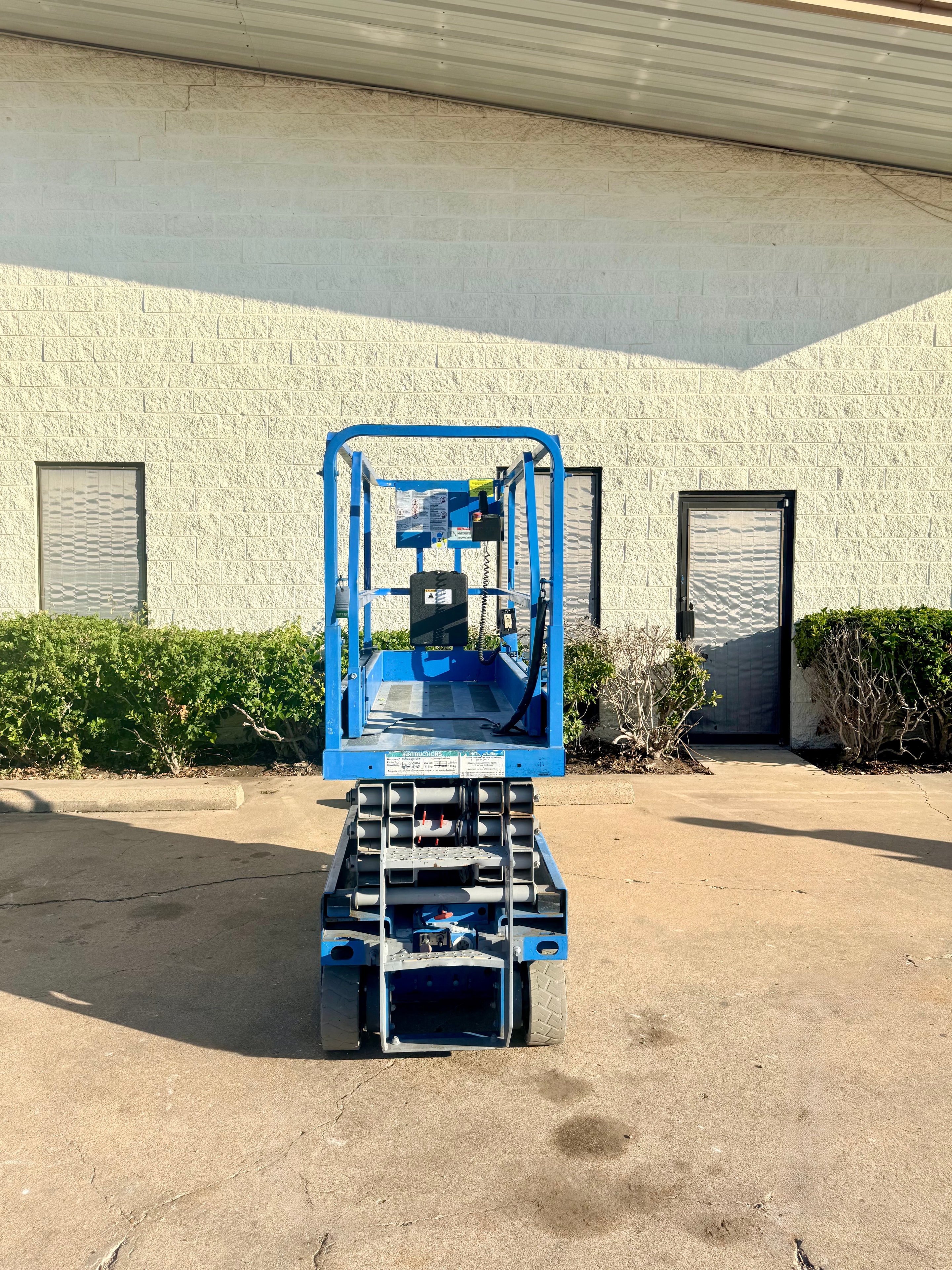 Scissor lift unit 5
