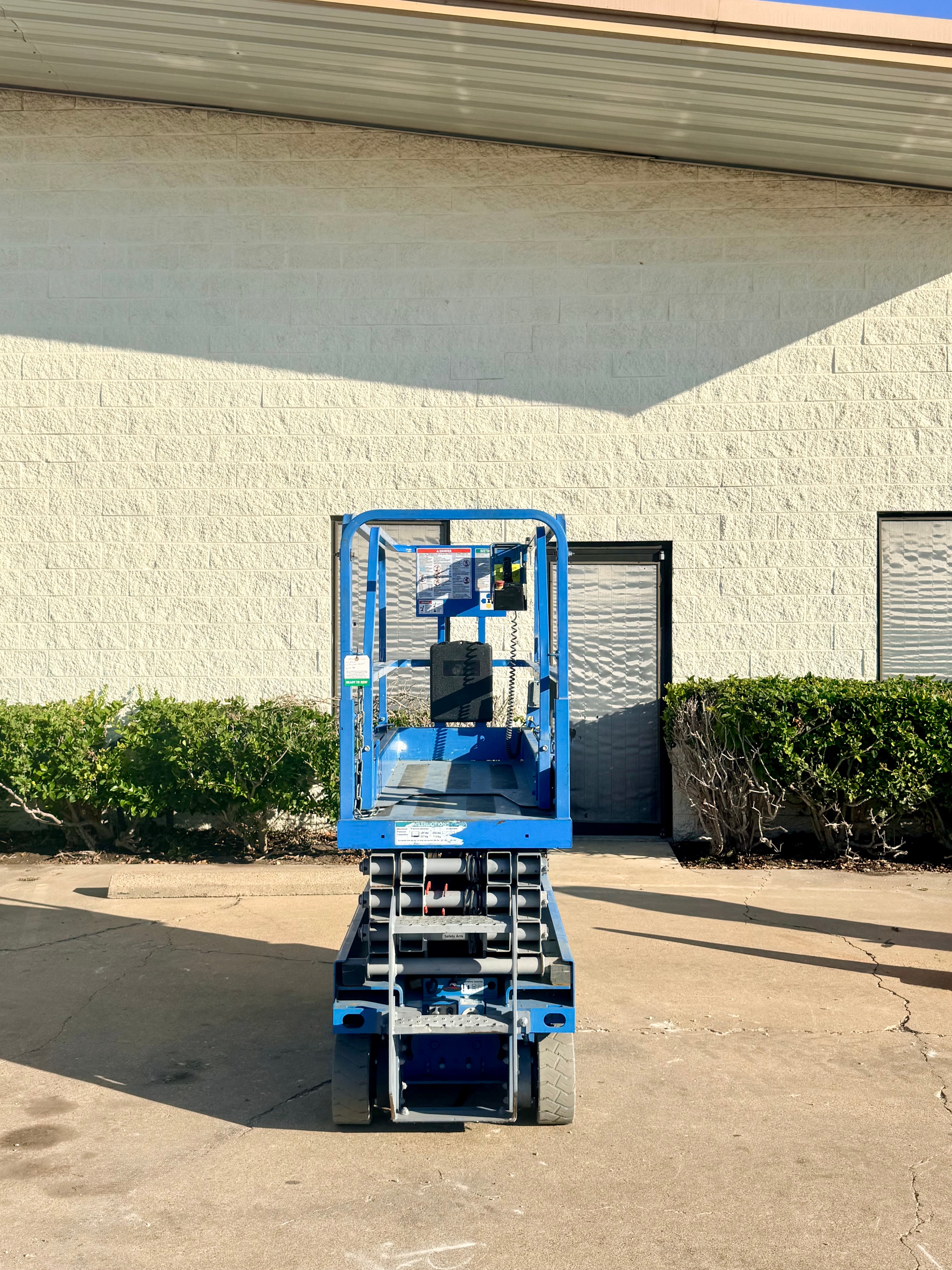 Scissor lift unit 7