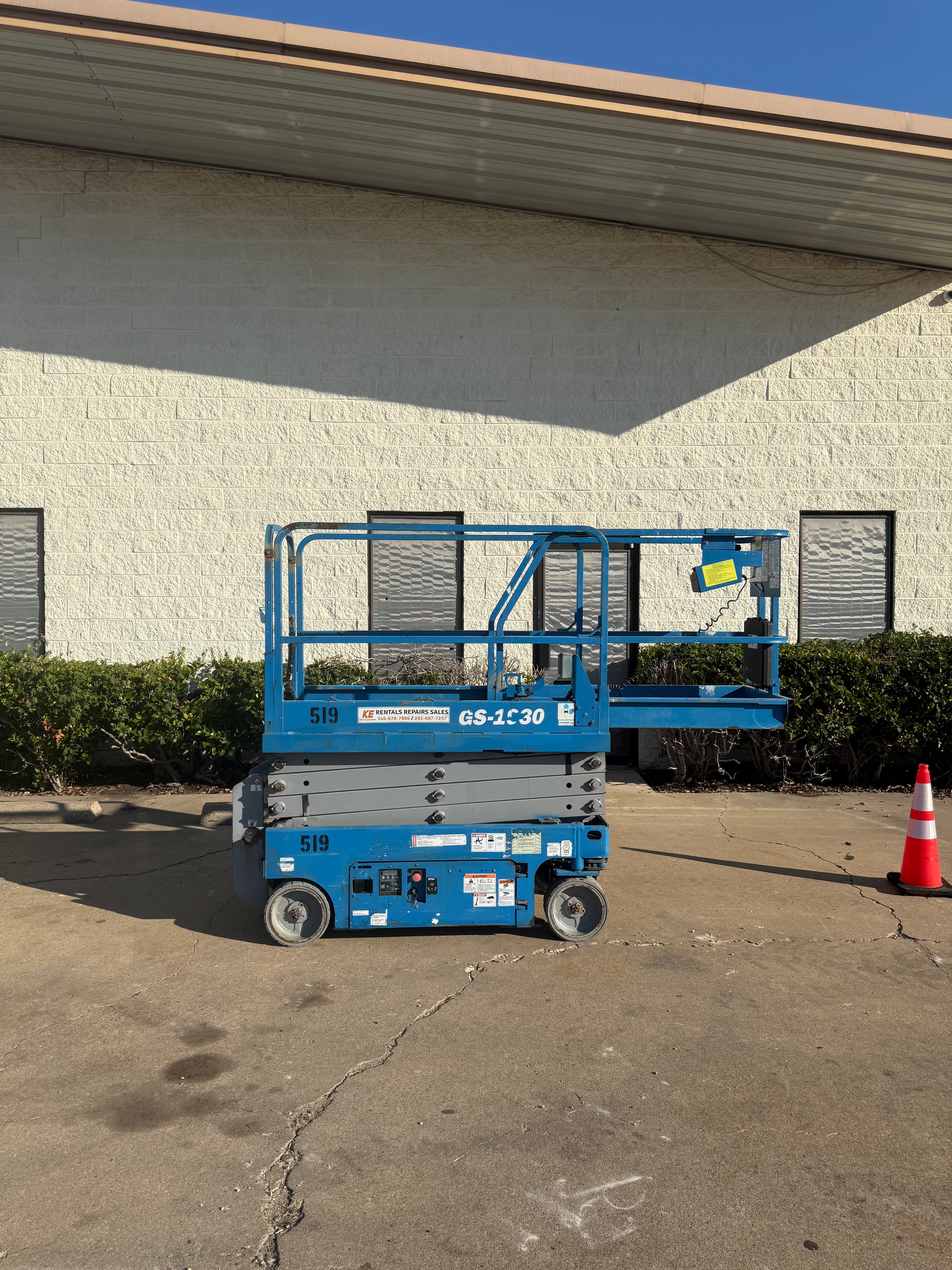 Scissor lift unit 2