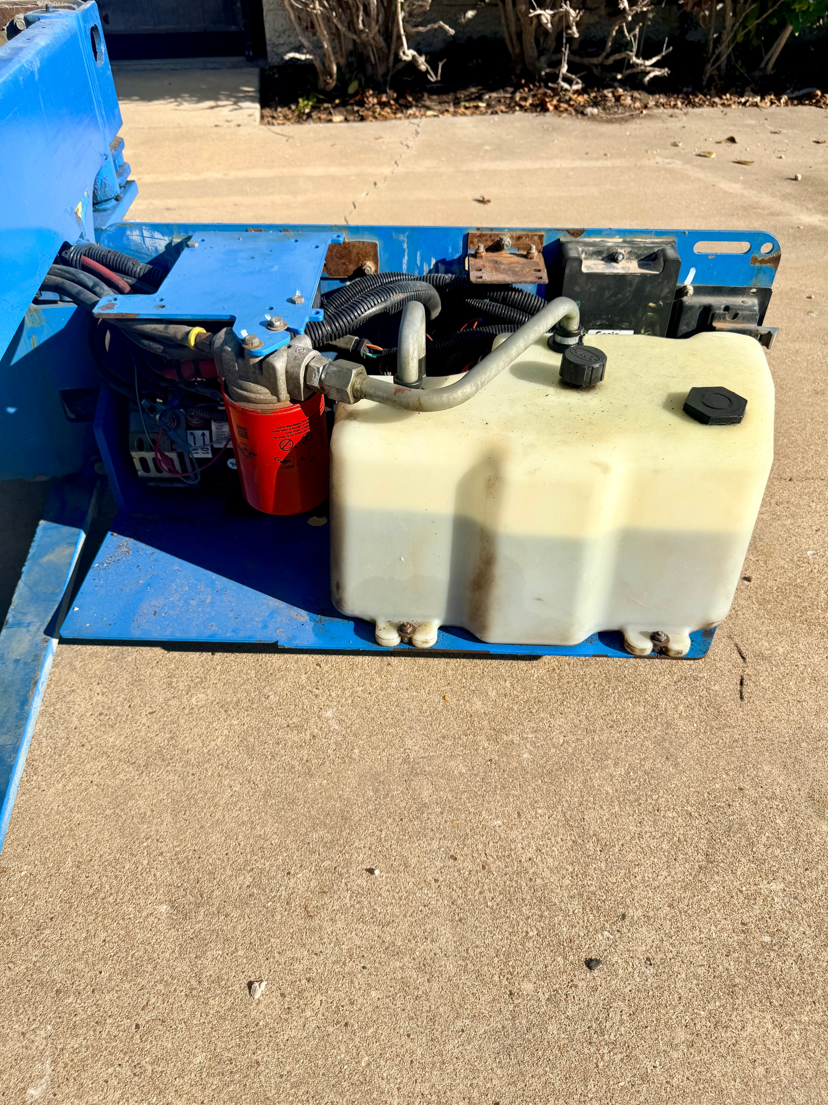 Scissor lift unit 7