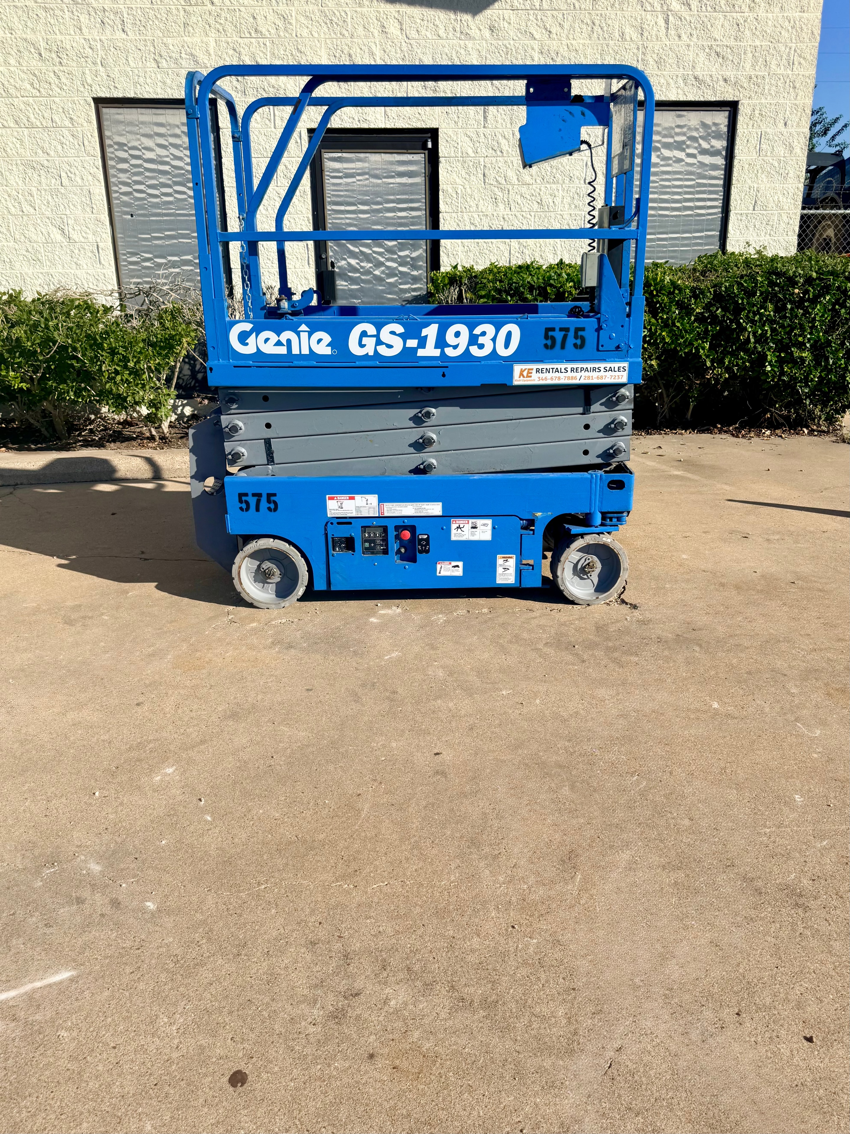 Scissor lift unit 5