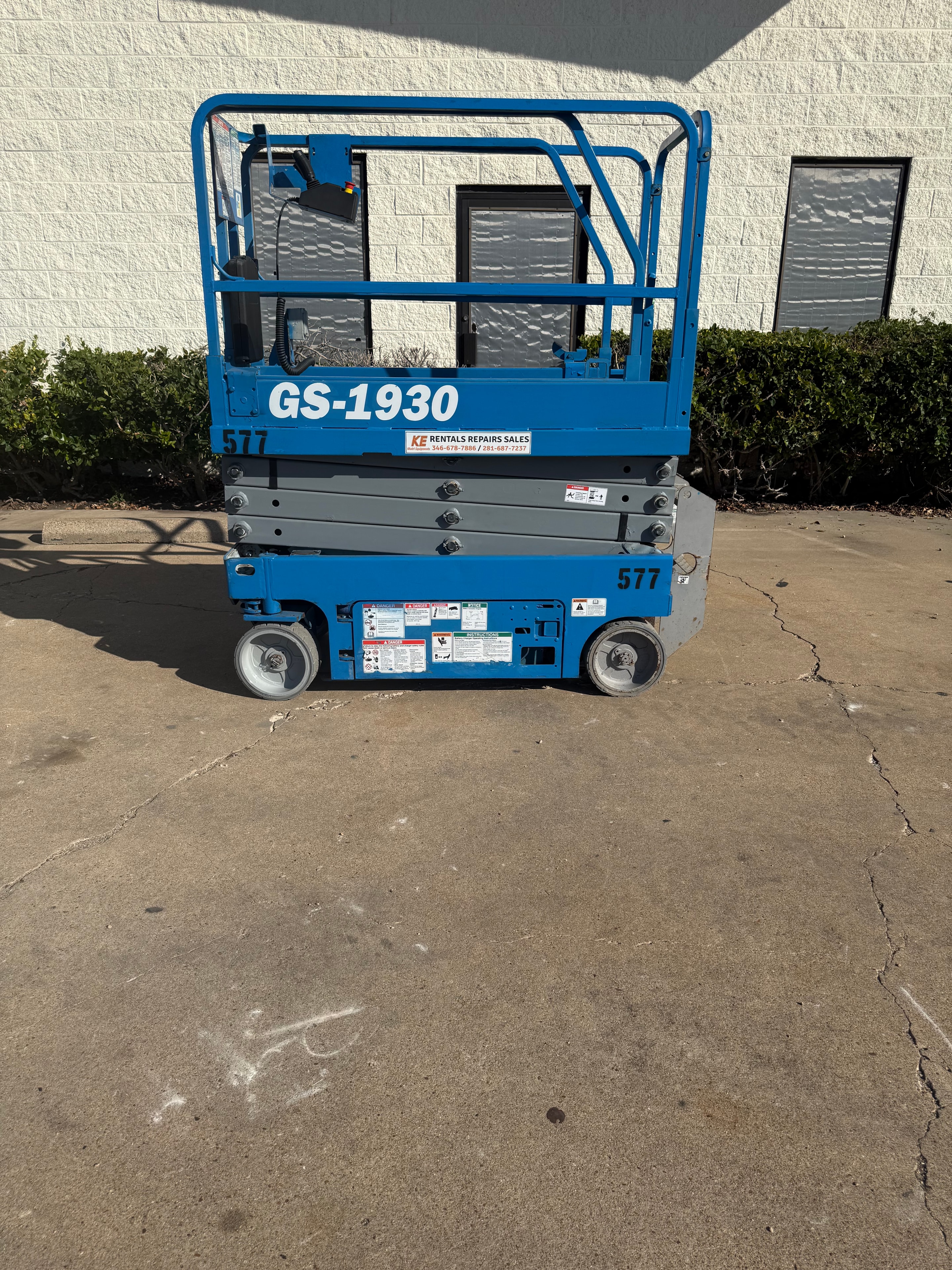 Scissor lift unit 7
