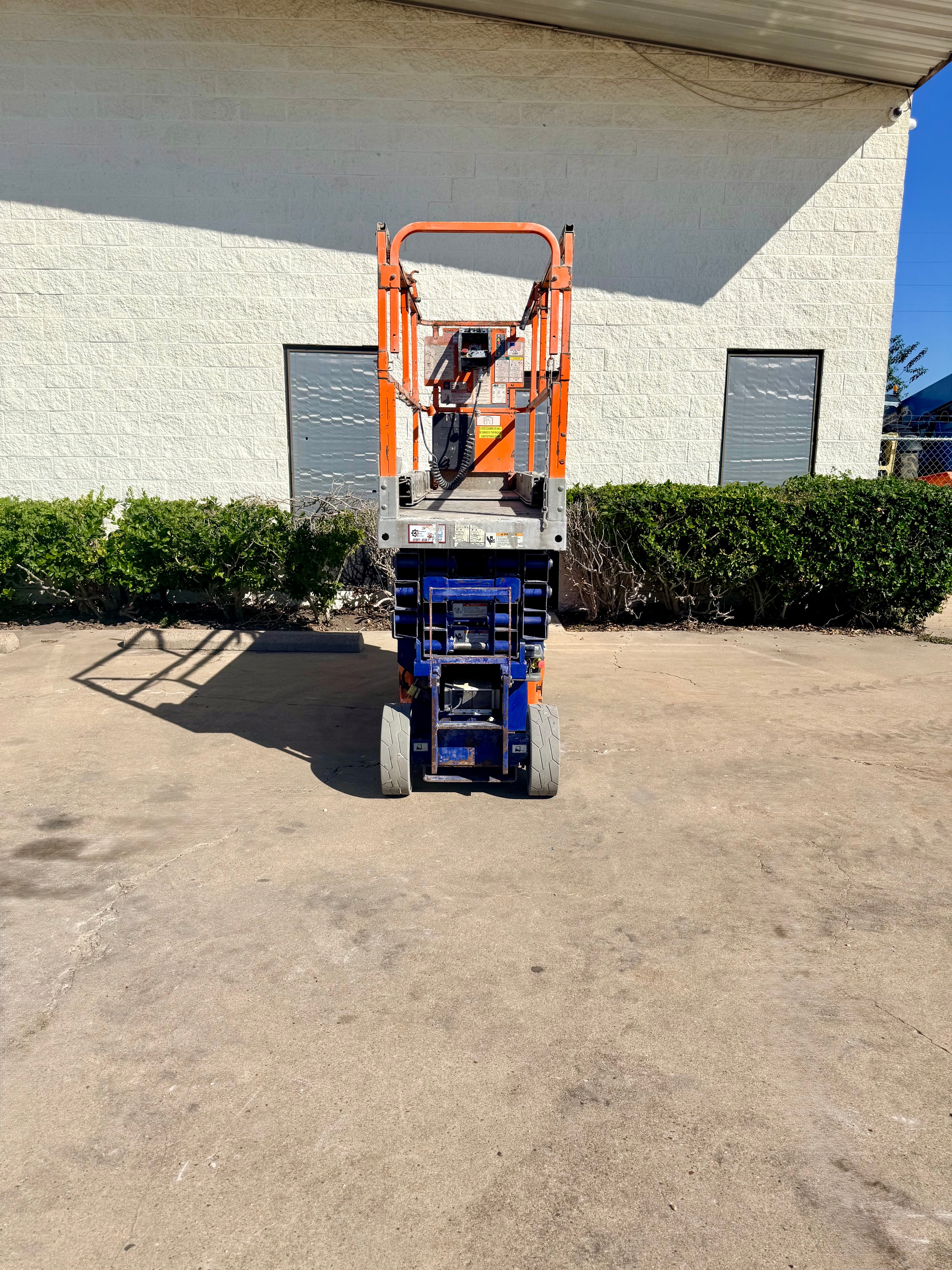 Scissor lift unit 4