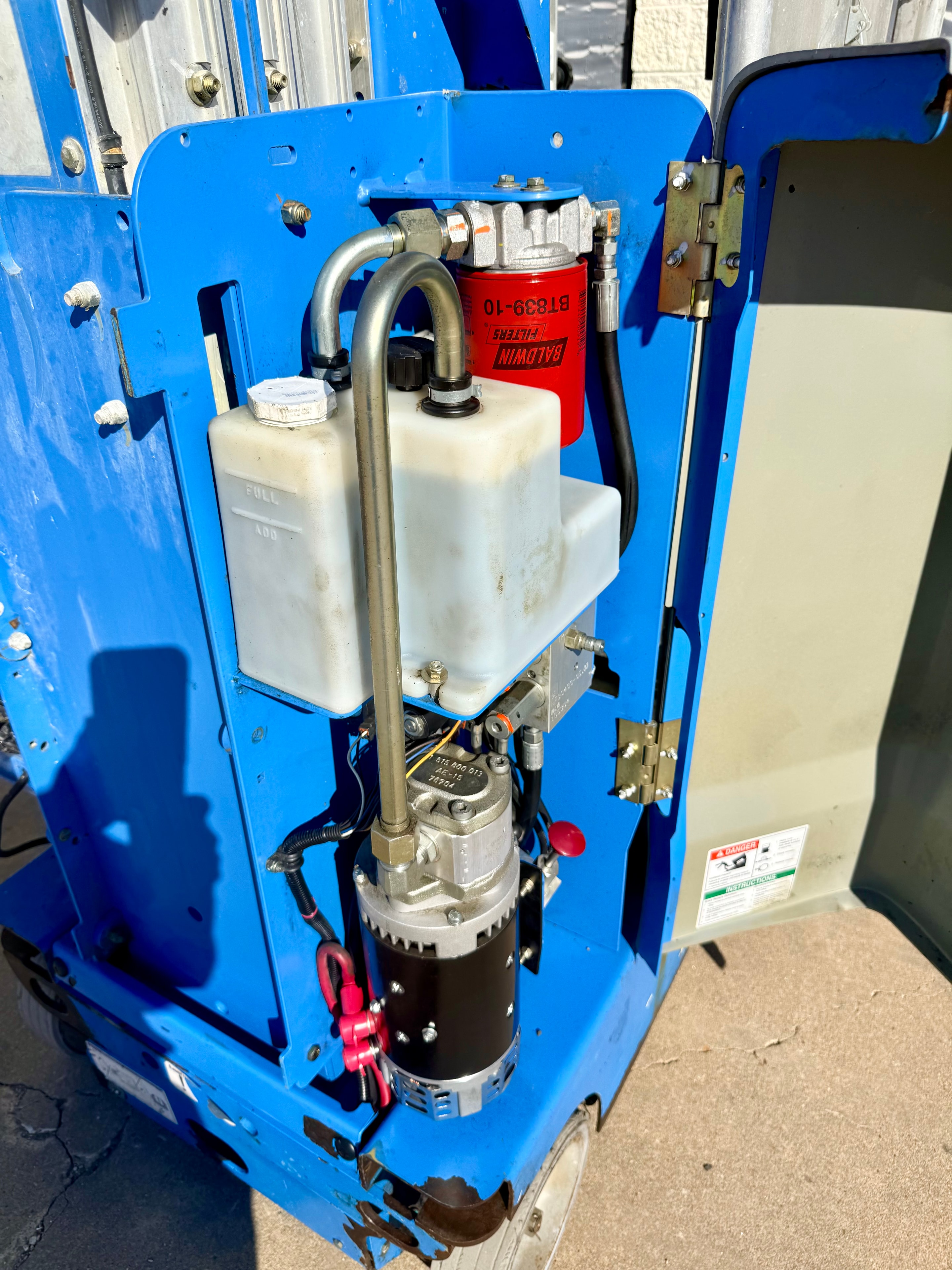 2016 GENIE GR-20 SINGLE MAN LIFT 5