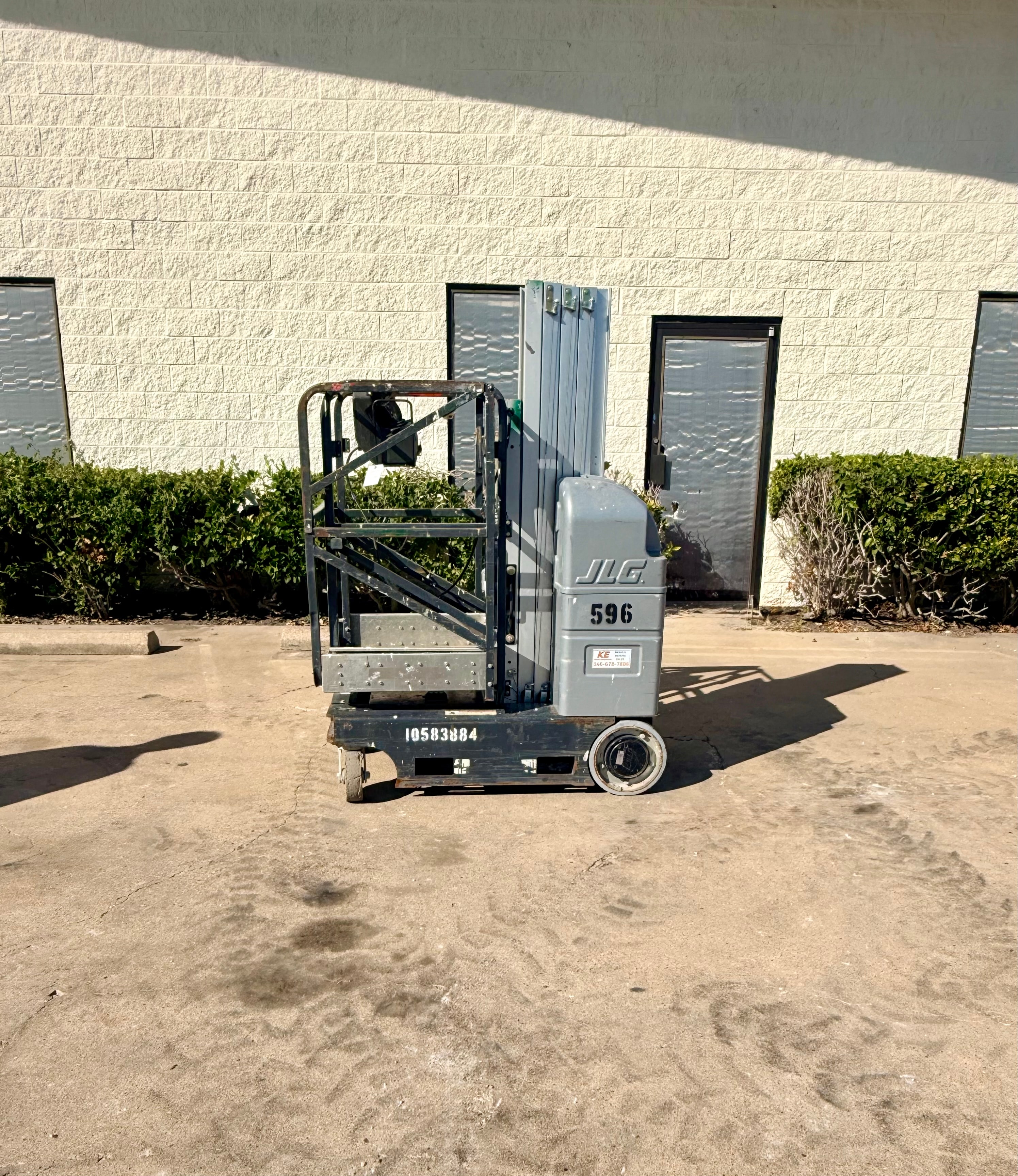 JLG MVL Single Man Lift #596 3