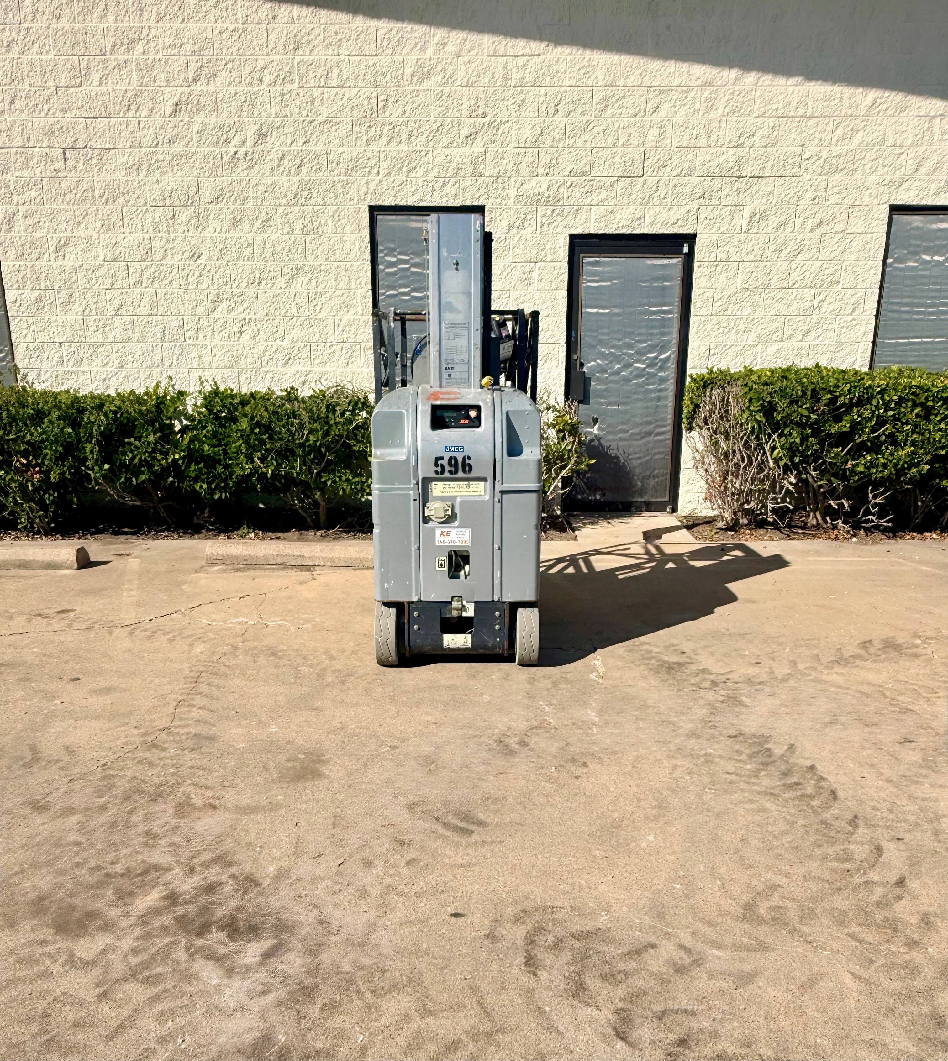 JLG MVL Single Man Lift #596 4